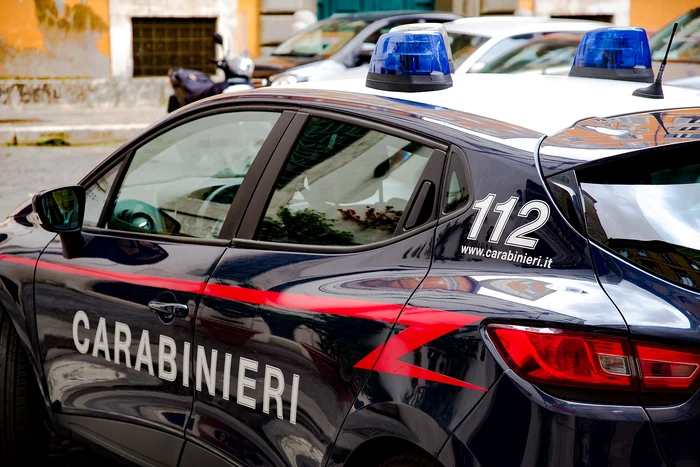 Un român de 35 de ani, internat în stare critică la Milano după ce și-a dat foc în fața fostei iubite