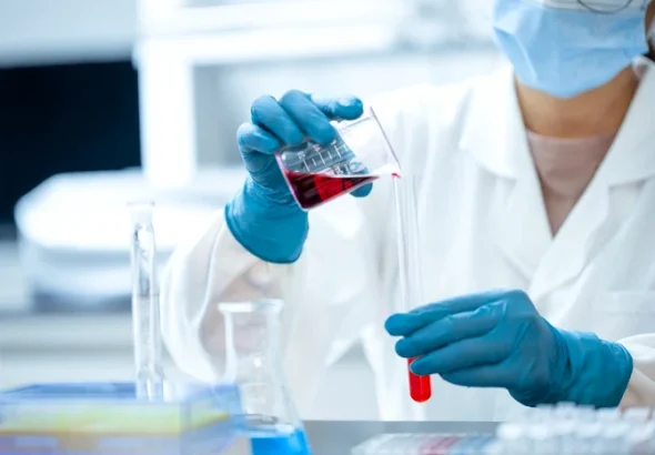 Cercetători au proiectat cu AI bacteriofagi funcționali, dar apar îngrijorări de securitate
