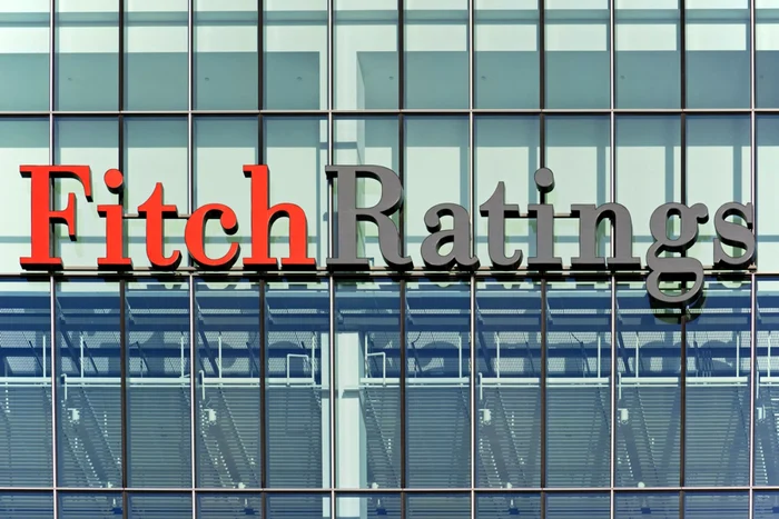 Fitch menține România la BBB- şi avertizează că noul guvern rămâne o necunoscută majoră