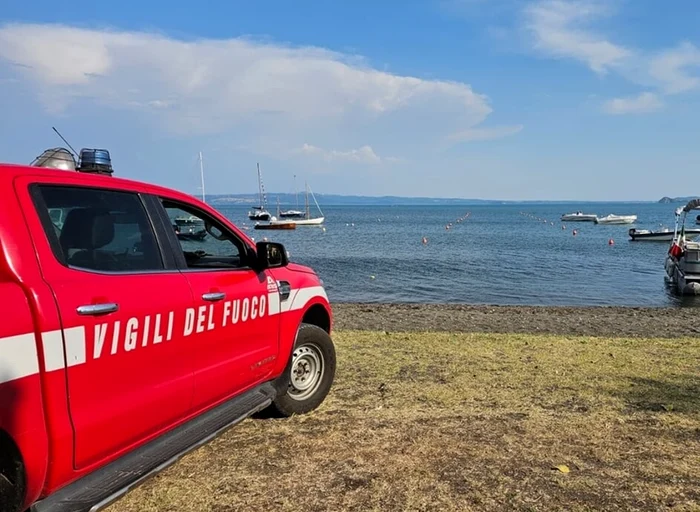 O turistă germană de 28 de ani, găsită în viață după cinci ore de căutări pe lacul Bolsena