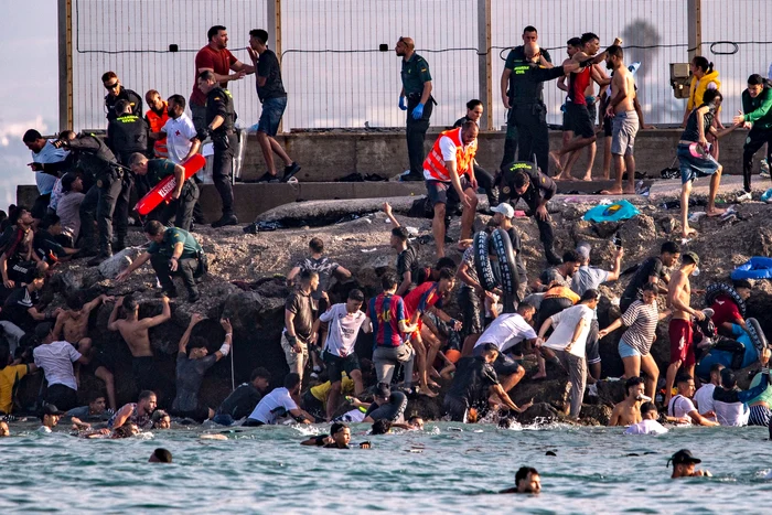 Imagini de la Tarajal: ce urmăresc SUA și Marocul în criza migranților de la Ceuta?