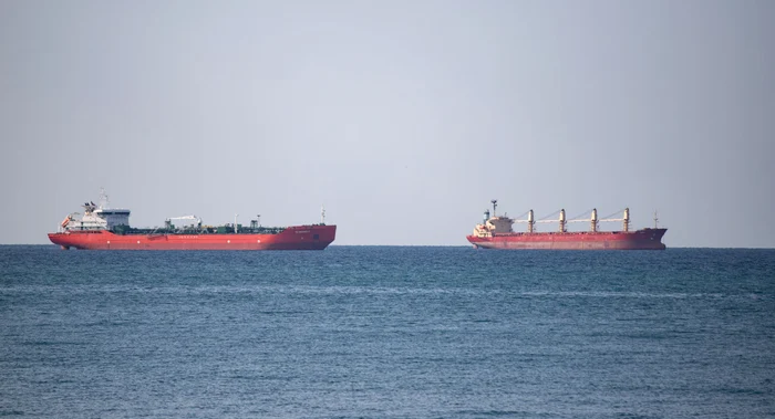 Turcia limitează tranzitul unor nave prin Dardanele după intensificarea atacurilor în Marea Neagră