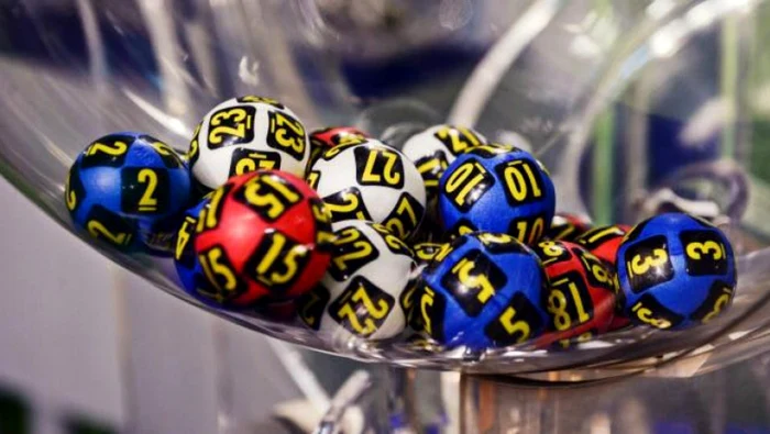 Duminică, 9 august: noi trageri Loto cu reporturi importante la 6/49 și Joker