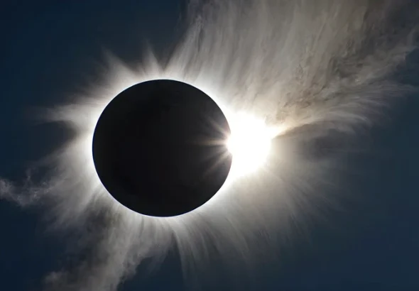 Eclipsa din 12 august agravează criza energetică din Europa, avertizează operatorii