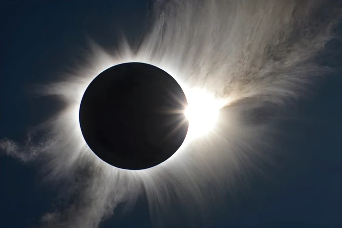 Eclipsa din 12 august agravează criza energetică din Europa, avertizează operatorii