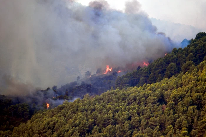 Cod roșu de incendii în Comunitatea Valenciană: MAE atenționează turiștii români pentru ziua eclipsei