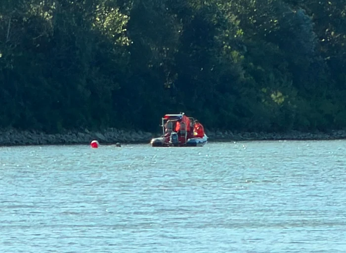 Un adolescent de 16 ani, căutat de pompieri după ce a dispărut în Siret în zona Lungoci