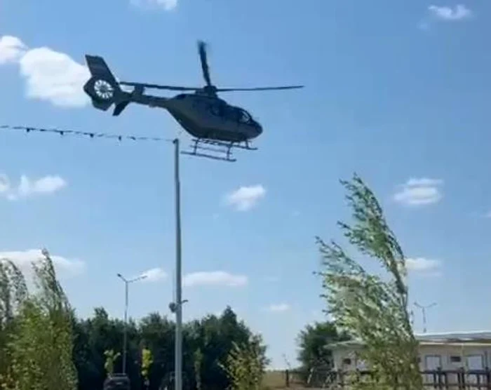 Un elicopter a aterizat fără autorizație în curtea unui centru de echitație din Constanța; au fost produse pagube