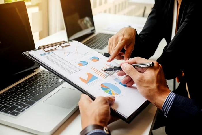 BNR anticipează o scădere puternică a inflației în toamnă, dar economia rămâne fragilă