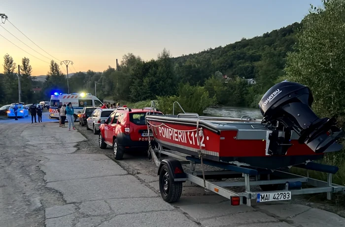 Bărbat găsit mort după ce a fost luat de apele râului Teleajen în Prahova