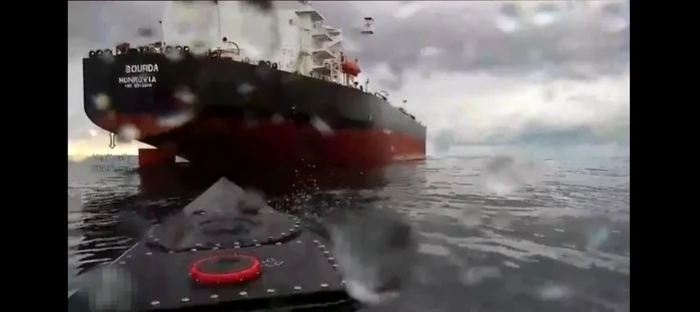 O navă controlată de Rosatom, lovită de drone ucrainene în Marea Neagră și scufundată