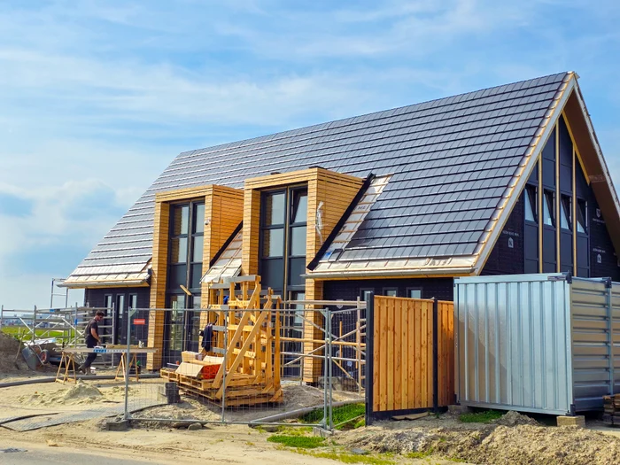 Noul Cod de urbanism: unele case şi anexe în mediul rural pot fi construite doar cu notificare sau fără formalităţi