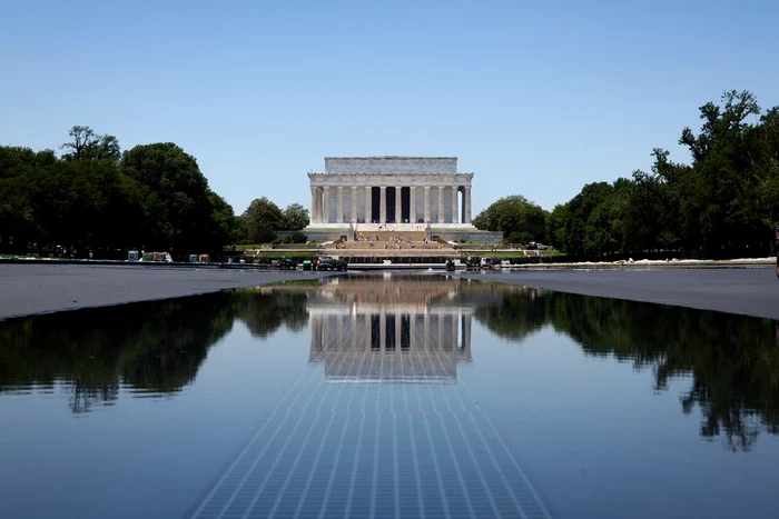 Trump contestă concluzia DOJ: spune că piscina de la Memorialul Lincoln a fost vandalizată