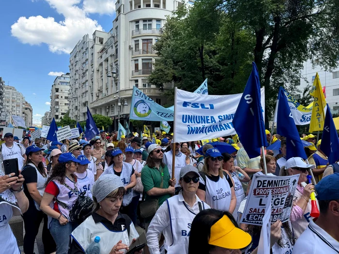 Trei federaţii sindicale resping proiectul legii salarizării din învăţământ: «Nu răspunde revendicărilor»