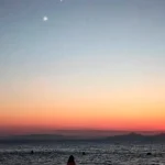 Un nor luminos a surprins Grecia: turiștii au crezut că e OZN, meteorologii au explicat cauza