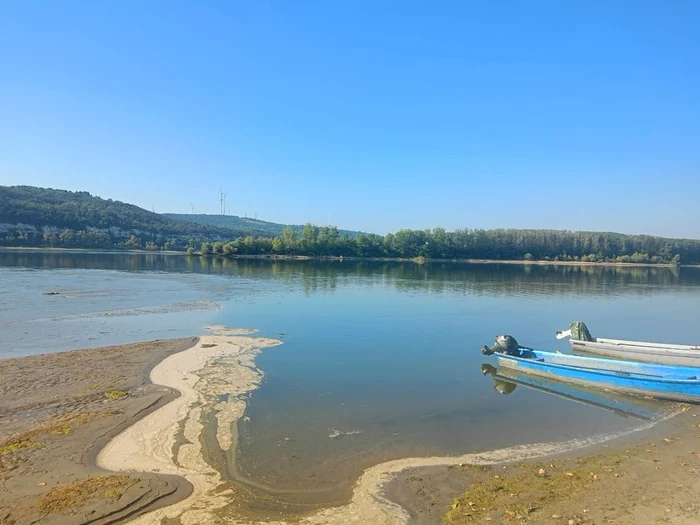 Meteorologii: canicula continuă până la sfârșitul lunii, iar ploile nu salvează Dunărea în următoarea perioadă