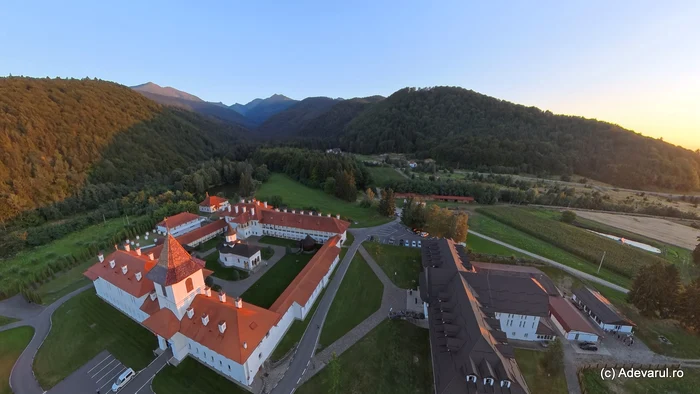 Pe urmele Brâncovenilor și ale părintelui Arsenie Boca: Sâmbăta de Sus, magnet la poalele Făgărașilor