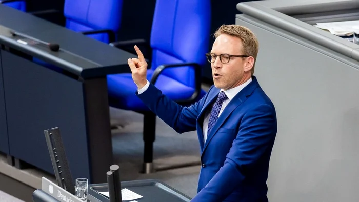 Germania ia în considerare atacuri cibernetice preventive împotriva producătorilor ruși de drone