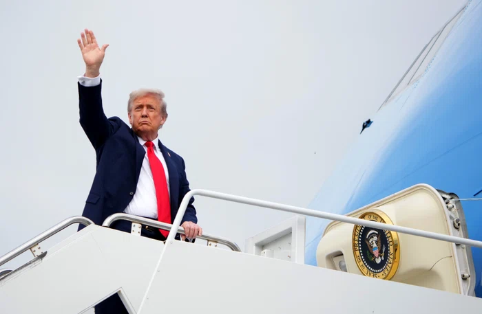 Trump a părăsit în secret Turcia într-un camion de catering, însoțit doar de apropiați loiali, nu de membri ai Cabinetului