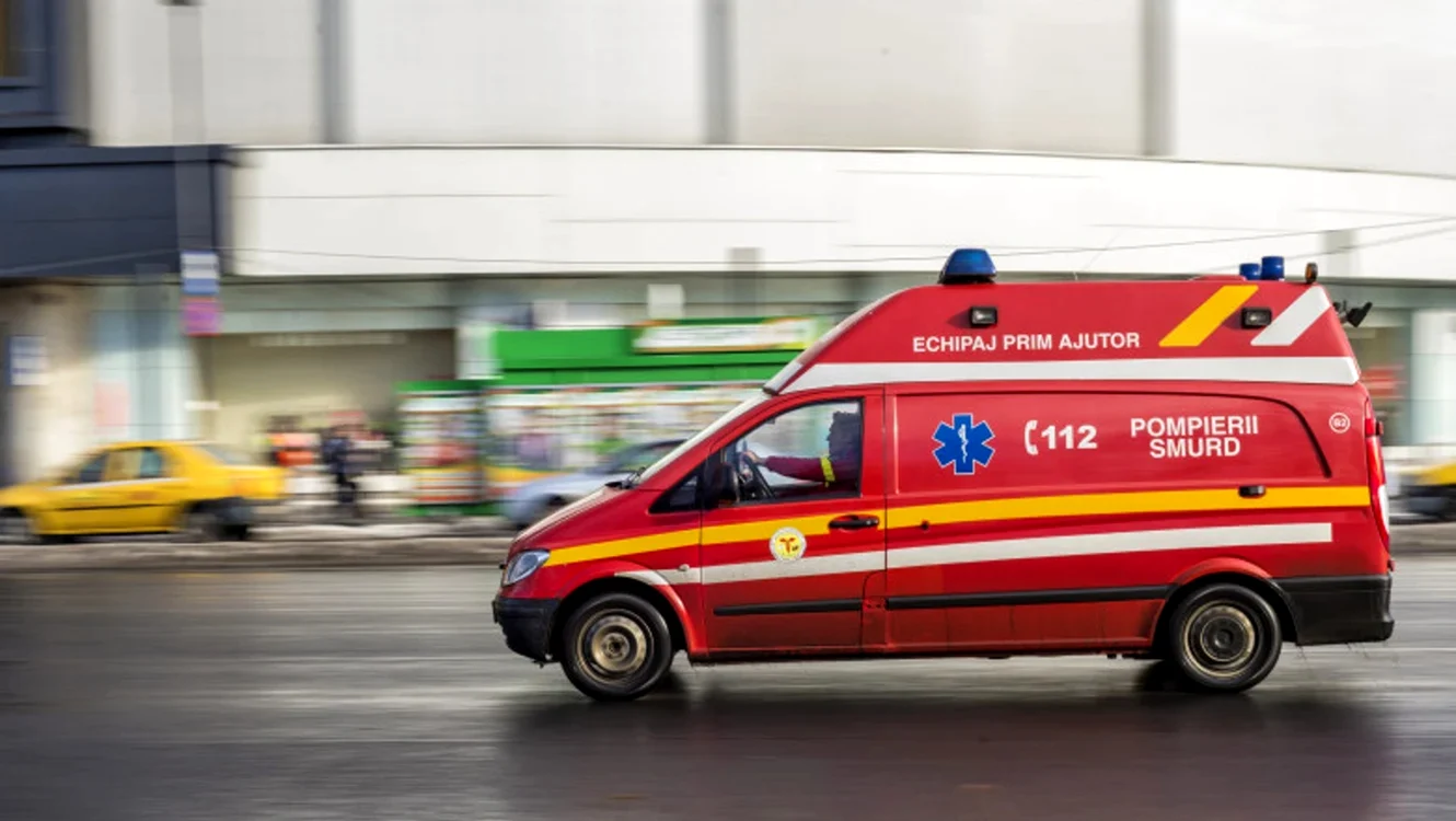 Tânăr de 26 de ani găsit rănit pe Șoseaua Pipera; poliția verifică dacă a sărit de pe pasaj