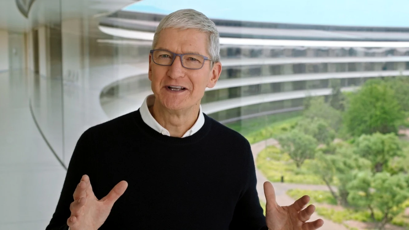 Mesajul lui Tim Cook la plecarea de la conducerea Apple: „Îmi găsesc un confort enorm în a preda cârma”