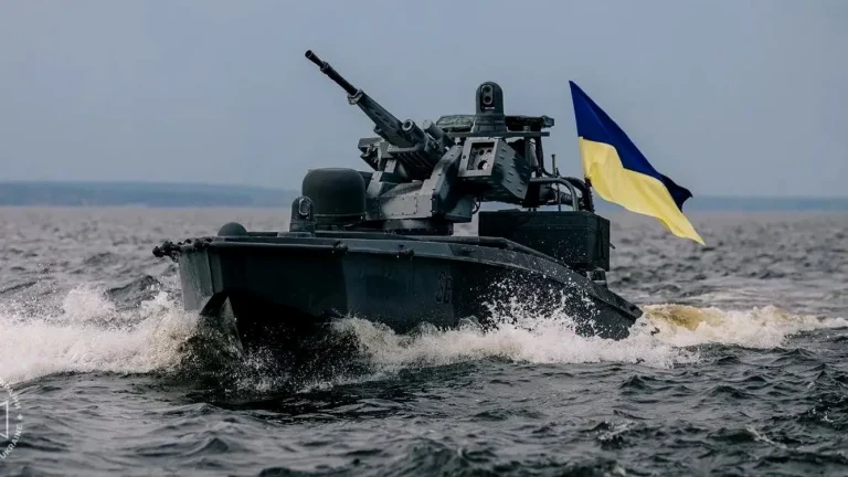 Ucraina revendică prima confruntare navală între drone în Marea Neagră, drona rusă distrusă