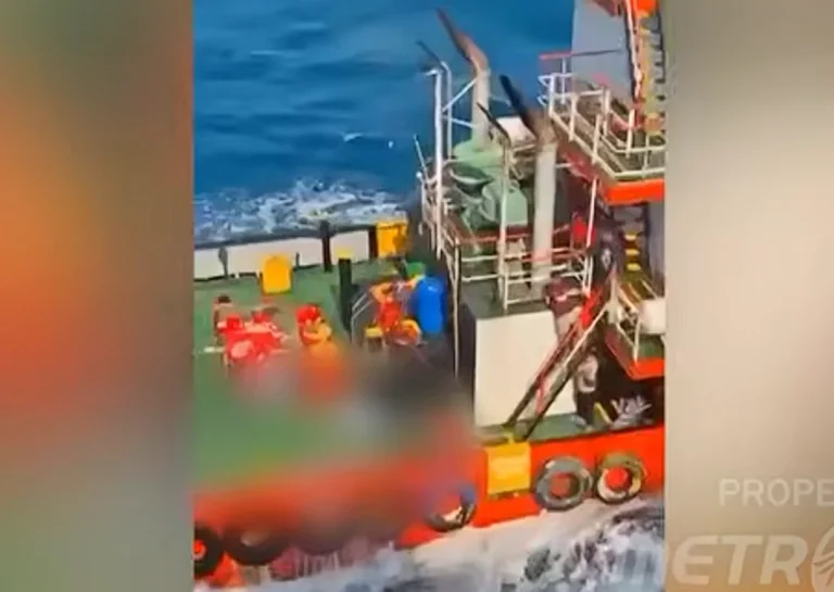 Scufundare în Marea Java: 140 de persoane date dispărute după tragedia unei nave cu 243 la bord