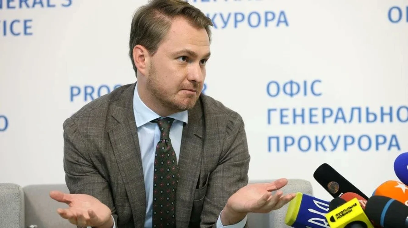Criză la Kiev: procurorul general Ruslan Kravcenko a părăsit Ucraina în plin scandal anticorupție; Zelenski cere demisia sa