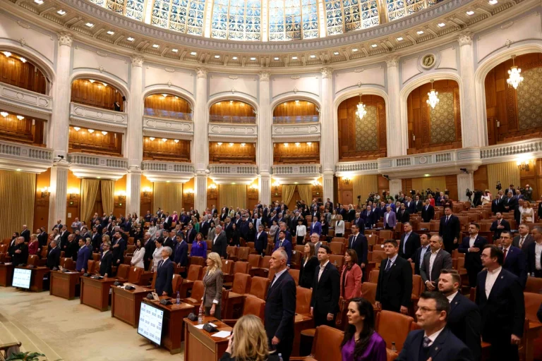USR și PNL contestă la CCR schimbarea componenței Biroului Permanent al Camerei Deputaților