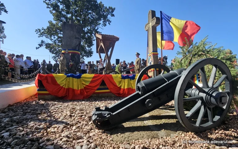 Nicuşor Dan a comemorat la Ţebea pe Avram Iancu şi a pledat pentru valorile occidentale