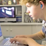 UE propune restricții pentru accesul copiilor sub 15 ani la servicii online: ce prevede proiectul EU Kids Act