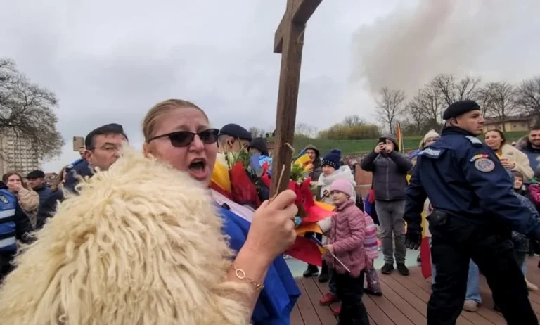 Diana Șoșoacă îndeamnă susținătorii să ocupe Piața Victoriei în timpul protestului fermierilor