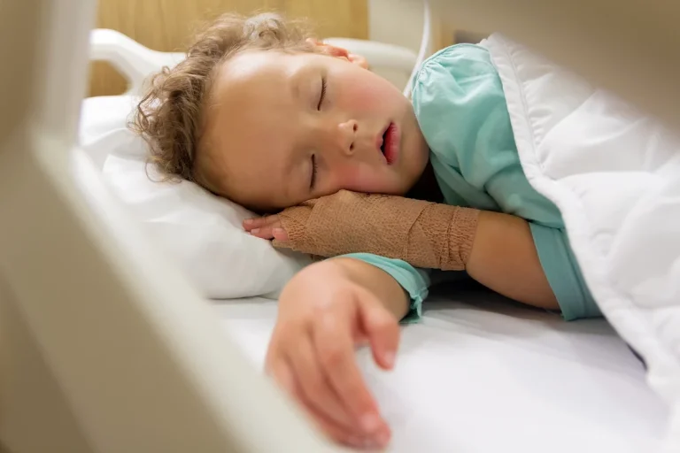 Cancerul unui băiat de 3 ani a dispărut după terapie CAR-T experimentală care a reprogramat celulele imunitare