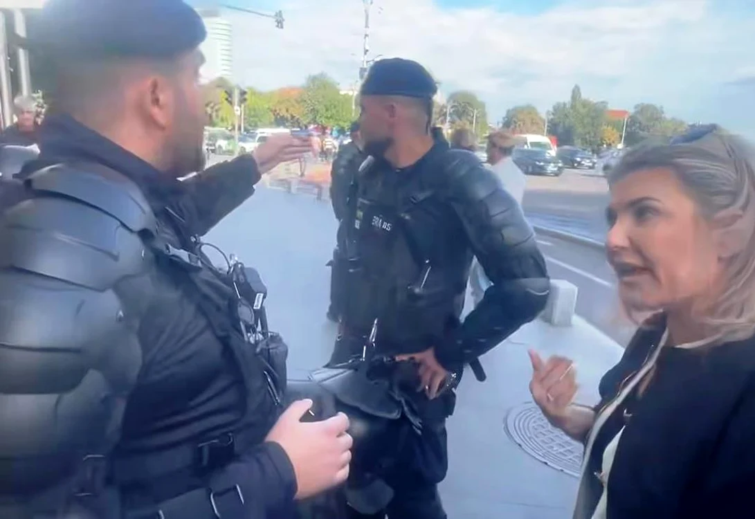Gianina Șerban susține că jandarmii i-au refuzat accesul la protestul oierilor din Piața Victoriei