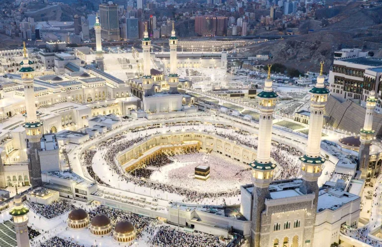 Coaliția condusă de Arabia Saudită anunță interceptarea unei drone care ar fi vizat Mecca; houthi resping acuzațiile