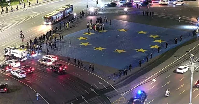 Protestul oierilor continuă miercuri în Piața Victoriei; mai mulți participanți au rămas peste noapte în fața Guvernului