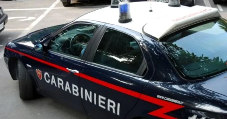 Un român arestat la Torino pentru clonarea cardurilor de carburant ale Poliției italiene