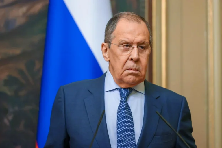 Lavrov afirmă că un conflict direct cu Europa s-ar transforma rapid într-un război nuclear