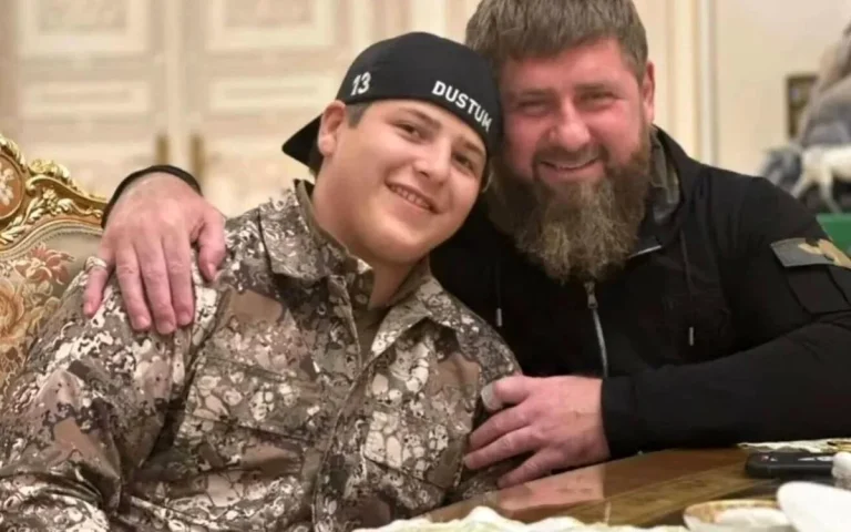 Fiul lui Ramzan Kadîrov, Adam, înființează o unitate paramilitară „Dustum K-13” în Cecenia