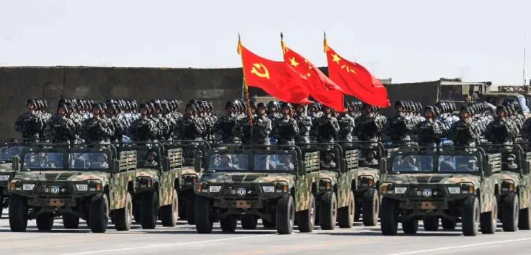 China adoptă o lege extinsă de mobilizare: economie, tehnologie şi societate pregătite pentru situaţii de război