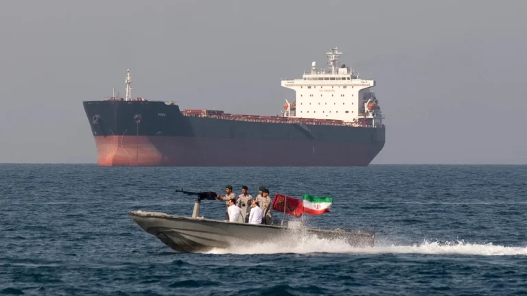 Administrația SUA mută atenția de la dosarul nuclear iranian spre criza din Strâmtoarea Ormuz