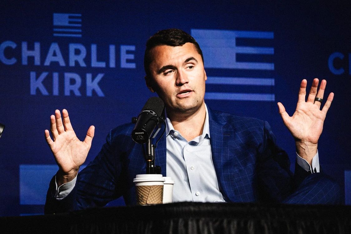 Acuzatul de uciderea activistului Charlie Kirk pledează nevinovat; judecătorul permite cererea pedepsei cu moartea