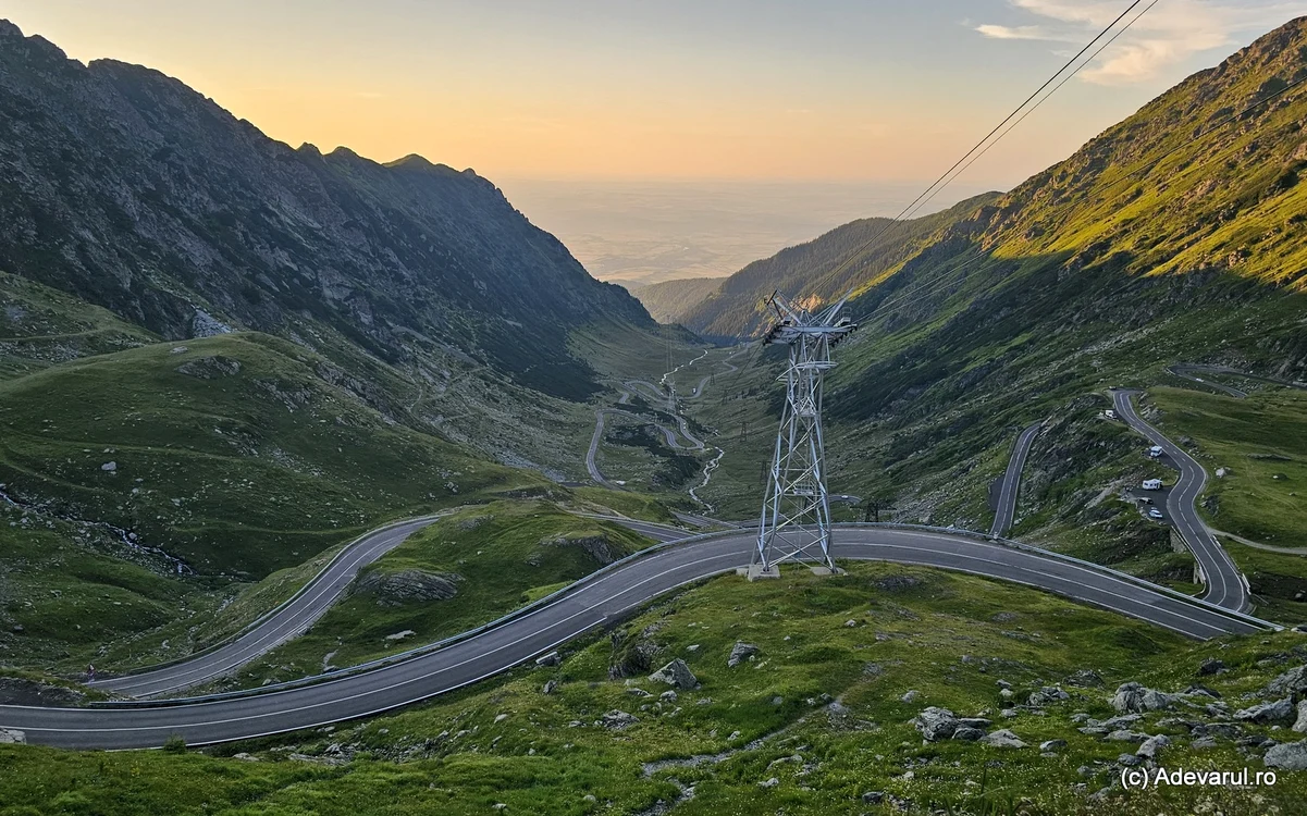 Transfăgărășanul: cum a fost construit drumul montan care leagă Transilvania de Muntenia