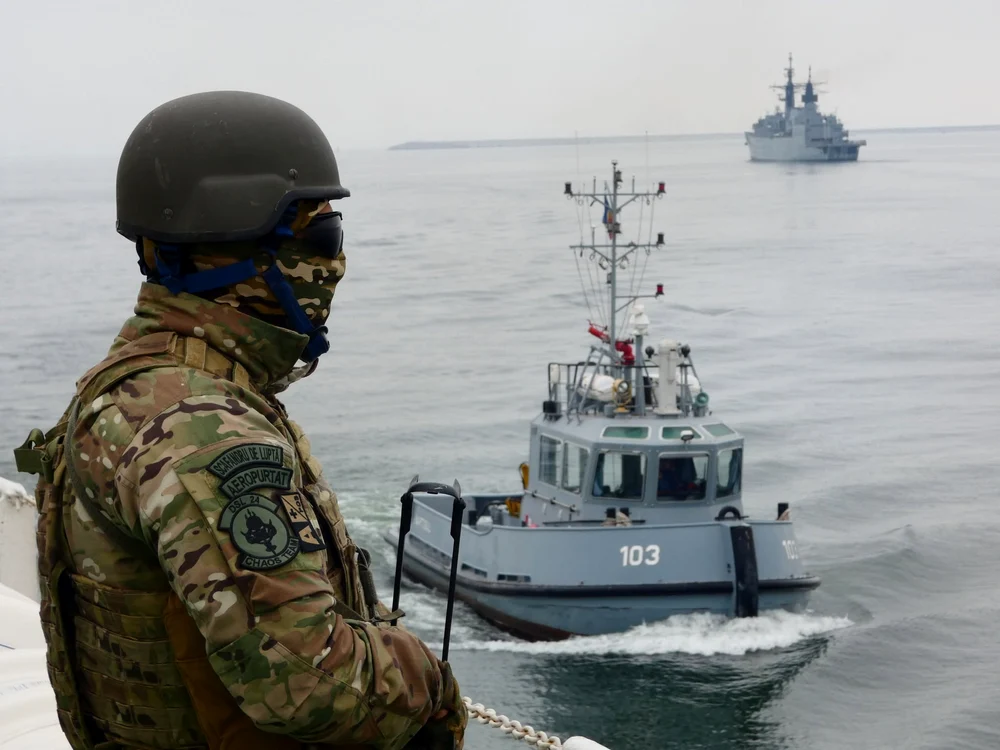 Scafandri EOD au neutralizat resturi suspecte de dronă în Marea Neagră, lângă Grindul Chituc