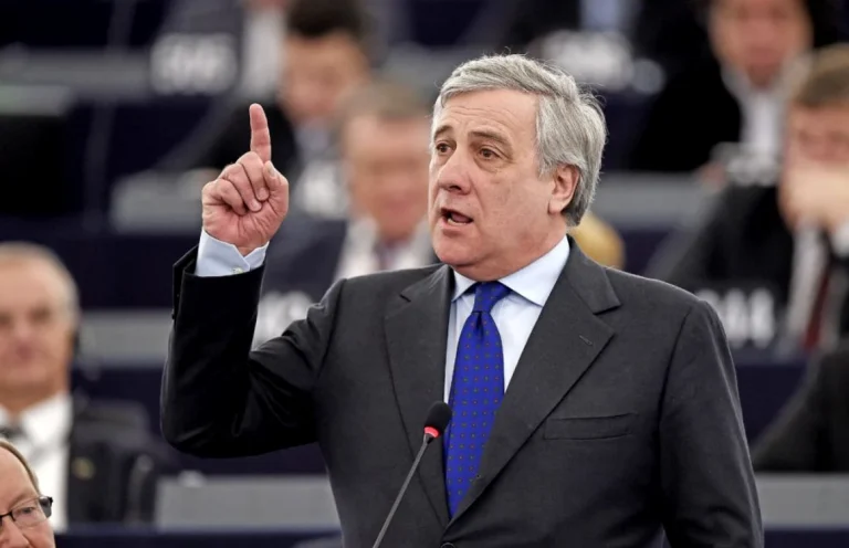 Declarațiile lui Antonio Tajani despre „fusta mai lungă” stârnesc un val de critici în Italia