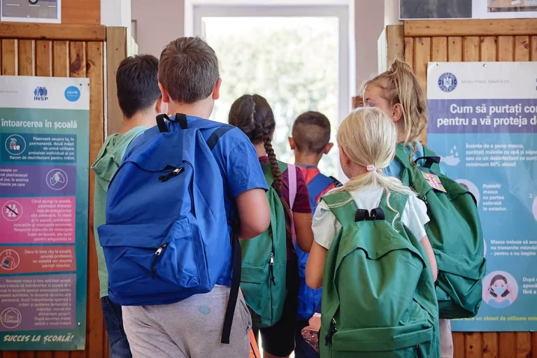 Elevii încep seria vacanțelor cu o minivacanță de Ziua Educației, pe 5 octombrie