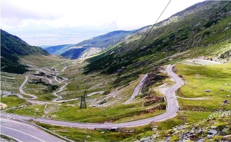 Transfăgărășanul, inaugurat pe 20 septembrie 1974: contribuția militarilor geniști la o lucrare monumentală