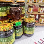 Ajutor de 15 euro pe familie de albine, încă în circuit legislativ; condiții și limitări