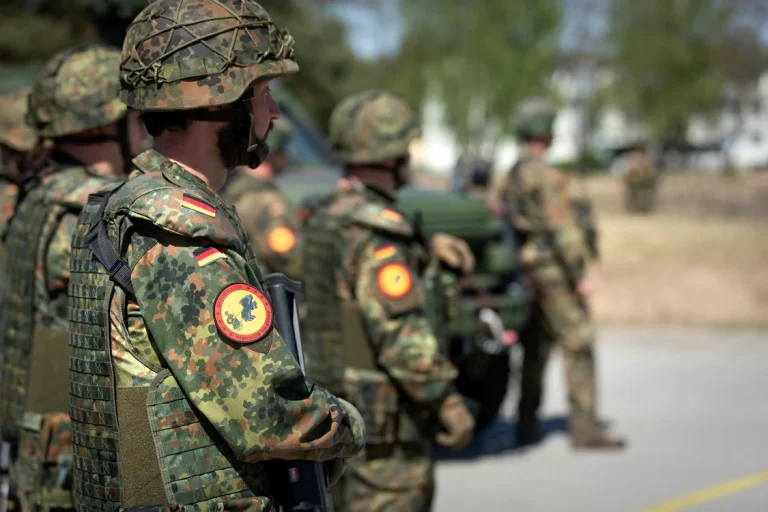 Reînarmarea Germaniei alarmează Europa pe fondul ascensiunii extremei drepte