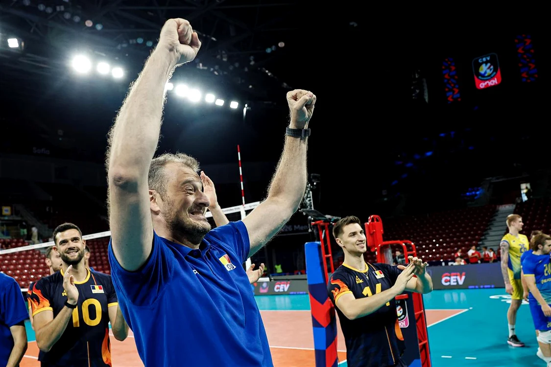 România s-a impus cu 3-0 în faţa Ucrainei și avansează în sferturi la EuroVolley 2026